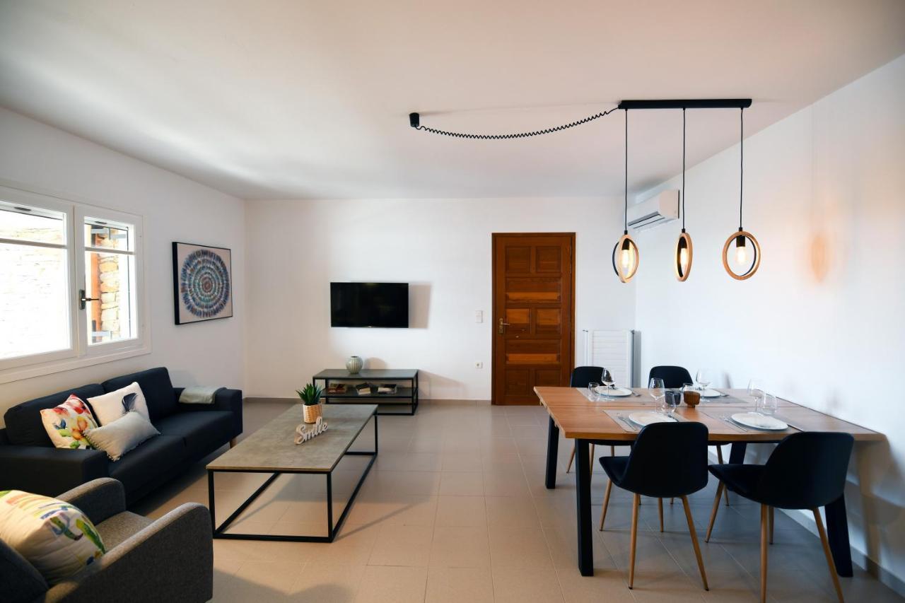 Amazing 2 Bedroom Apartment Overlooking The Marina Of Vourkárion 外观 照片