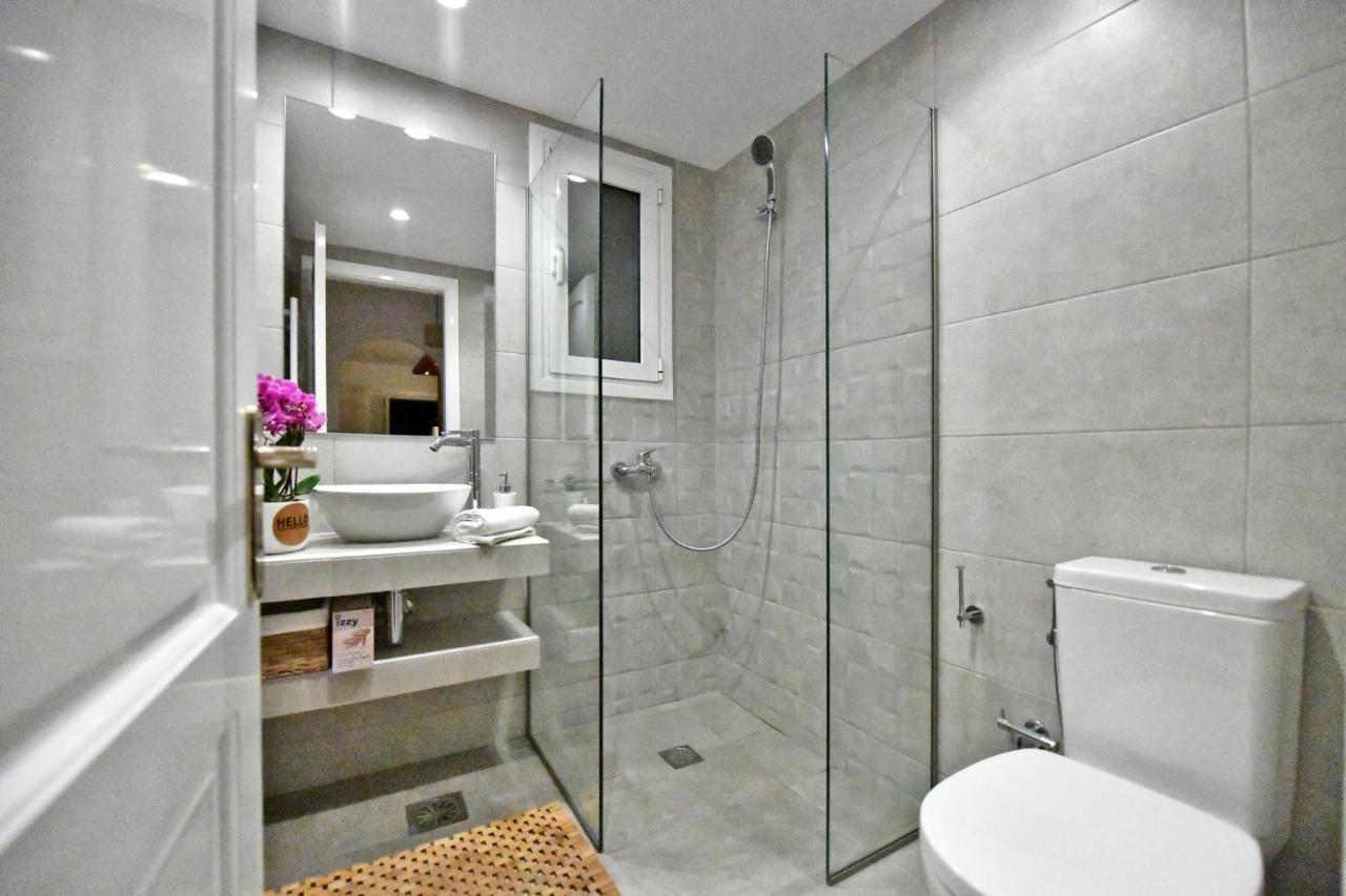 Amazing 2 Bedroom Apartment Overlooking The Marina Of Vourkárion 外观 照片