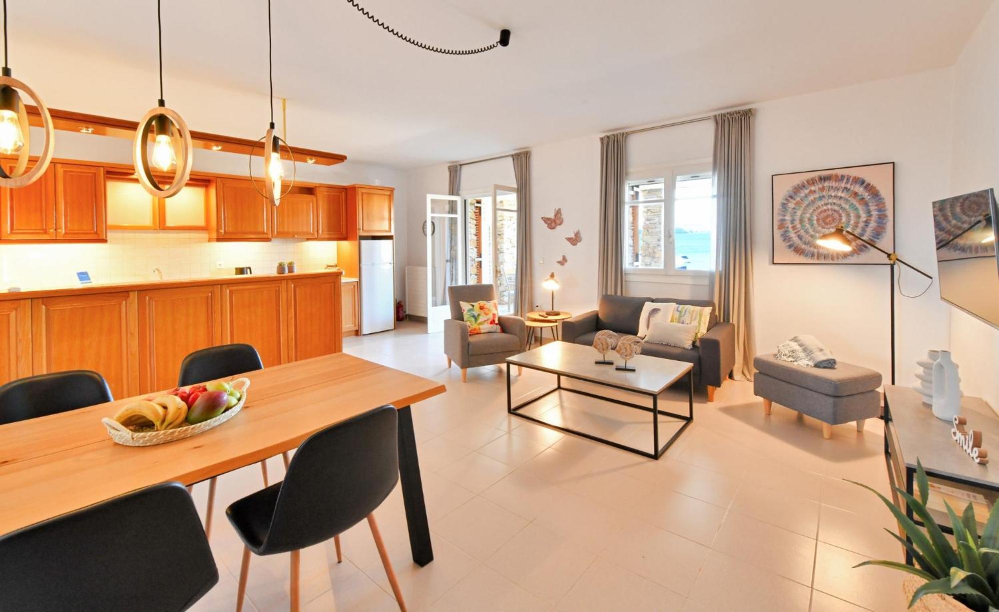 Amazing 2 Bedroom Apartment Overlooking The Marina Of Vourkárion 外观 照片